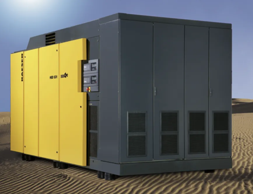 Compressor industrial Kaeser HSD 301 em ambiente desértico